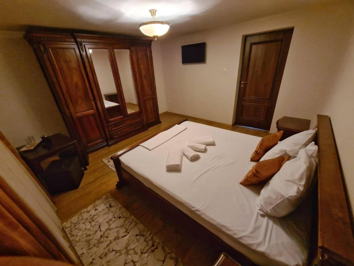 Готель Casa Luca Moldova Noua Екстер'єр фото