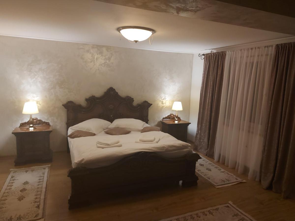 Готель Casa Luca Moldova Noua Екстер'єр фото