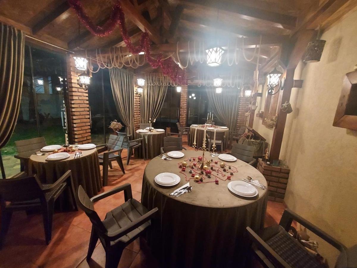 Готель Casa Luca Moldova Noua Екстер'єр фото